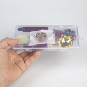 Kit de sceau de cire de Noël avec manche en bois rouge, cuillère dorée, granulés de cire, boîte transparente 100g, ensemble de sceaux artisanaux ronds - Product Image 3