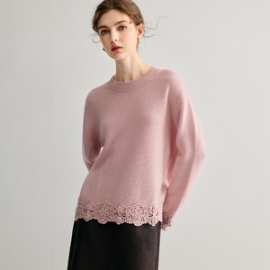 เสื้อสเวตเตอร์ถักไหมพรมคอวีแขนยาวสีชมพูสำหรับผู้หญิง แต่งขอบด้วยลูกไม้ สวมใส่ได้อย่างสง่างามในฤดูใบไม้ร่วง - Product Image 1
