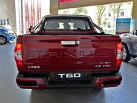 Camionnette Diesel Automatique d'Occasion SAIC Maxus T60 T90 avec Sièges en Cuir Foncé et Éclairage LED, Grand Volume de Chargement