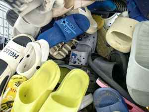 Giày dép cũ bán chạy SH07: Sandal nữ, sandal nam, giày thể thao, giày da trẻ em, thoải mái cho nam giới châu Phi - Product Image 1