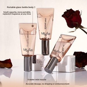 Dewdrop Spray <span class=keywords><strong>de</strong></span> Fragancia Íntima para Mujer, Tamaño Regular, Larga Duración, Sutilmente Seductor, Fresco, Natural, Sofisticado, con Toque Amaderado - Product Image 3
