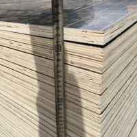 Contreplaqué filmé en bois de peuplier pour la construction