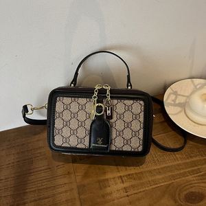 Lady's High-end Vintage Printed Cross-back Zipper Closure Handbag, with Handle Design. <b>Square</b> Style. Decorated.357 - Product Image 4