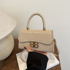 Borsa a tracolla in stile contrastato di colore. - Product Image 2