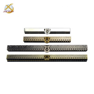 Marco de monedero de alta calidad directo de fábrica Marco de monedero de <span class=keywords><strong>metal</strong></span> de lápiz labial con deslizamiento de cierre lateral - Product Image 1