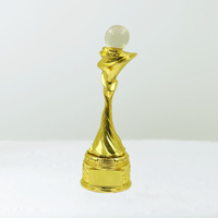 Trophée en alliage de zinc haut de gamme personnalisé JZ Souvenirs cadeau trophée en métal plaqué or en forme de bâton magique créatif avec boule de cristal