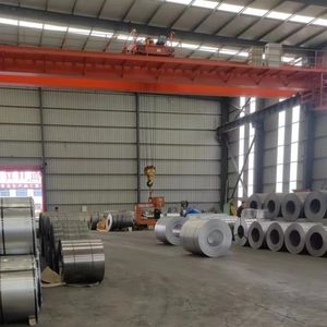 도매 하이 퀄리티 DX51D 600-1250mm 와이드 아연 도금 강철 코일 0.3mm 굽힘 및 절단 서비스 가능 - Product Image 5