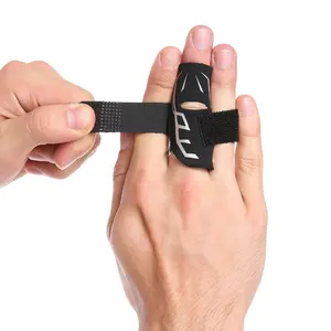 Черная Неопреновая накладка на палец, баскетбольный рукав на палец, регулируемый фиксатор на палец