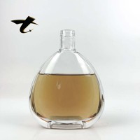Bouteille de brandy blanc de 750 ml avec bouchon en caoutchouc, logo en relief, capsule thermorétractable, emballage traditionnel