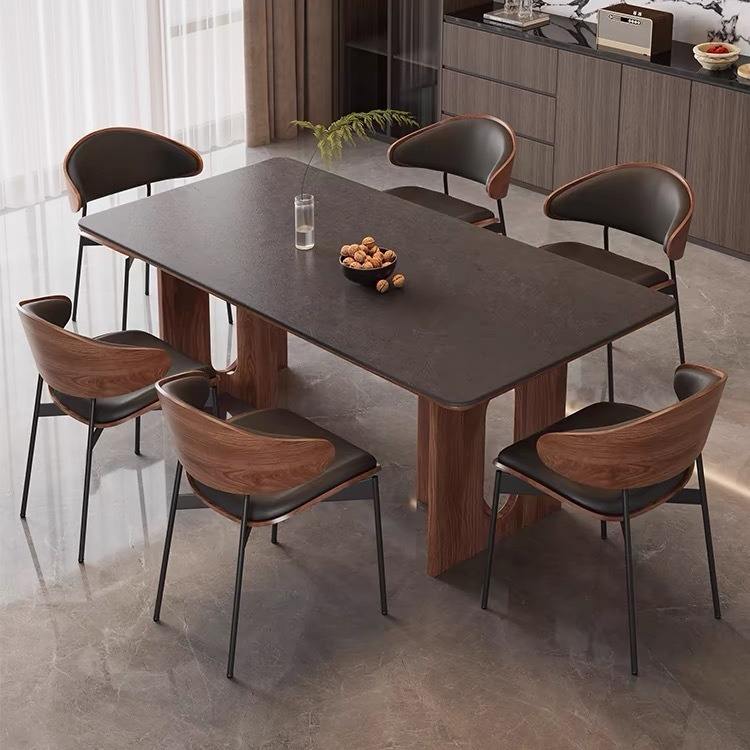 สีเทาเข้ม