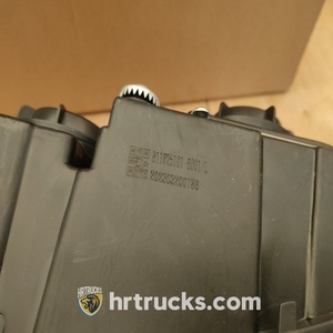 Phụ tùng xe tải Sinotruk Sitrak T5g Th7, phụ tùng động cơ 811W25101-6002, đèn pha 811W25101-6017 cần bán - Product Image 2