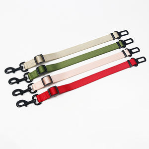 Ceinture de sécurité <span class=keywords><strong>pour</strong></span> <span class=keywords><strong>chien</strong></span> MUKER, nouveau design, style simple, réglable, <span class=keywords><strong>pour</strong></span> les sorties <span class=keywords><strong>en</strong></span> <span class=keywords><strong>voiture</strong></span>, sûre et pratique <span class=keywords><strong>pour</strong></span> les voyages <span class=keywords><strong>en</strong></span> <span class=keywords><strong>voiture</strong></span> avec son <span class=keywords><strong>chien</strong></span>. - Product Image 3