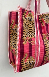 Sac de transport matelassé en coton léger, imprimé à la main, sac à bandoulière pour le quotidien et les voyages - Product Image 4