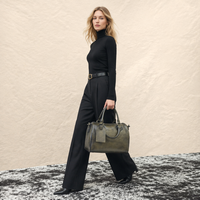 Bolso Boston de Cuero de Grano Completo para Mujer, Estilo Vintage, Color Cognac, Hecho a Mano, con Patina Pulida, Herrajes de Latón Antiguo, Cierre Superior con Cremallera