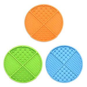 Nuevo Plato Redondo de Silicona para Perros, Comedero Lento Universal para Mascotas, Anti-ahogo y Fácil de Limpiar - Product Image 4