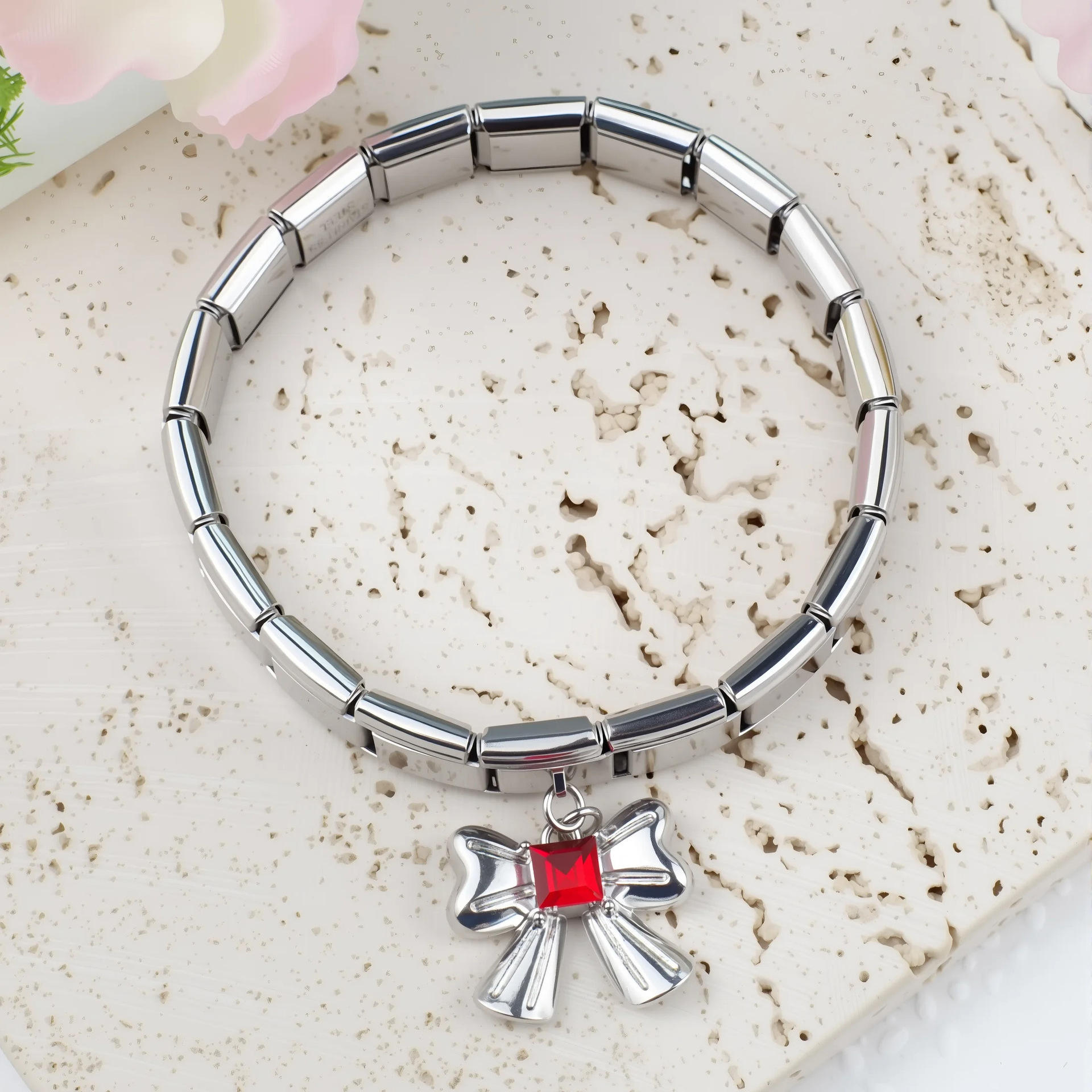 Gran diamante rojo plateado