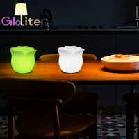 Lampe de table LED moderne au design rose pour la maison, l'hôtel, le restaurant, le bar et l'éclairage de la chambre à coucher.