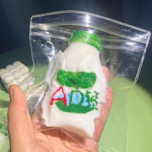 ของเล่นบีบว้าว่าฮ่า แบบยืดหยุ่นช้า กลิ่นนมแคลเซียม ดีไซน์ขวดนม ของเล่นรูปสัตว์สำหรับเด็ก - Product Image 4