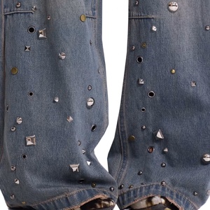 Jean Colossus en denim épais 100 % coton pour homme, coupe oversize style skate, taille basse, gris bleu délavé, clouté, vente en gros - Product Image 6