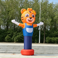 Mascotte gonflable personnalisée en tissu Oxford résistant à l'eau, motif Tigre agitant la patte, pour publicité commerciale et événements.