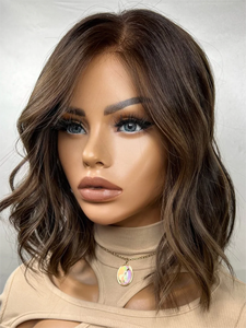 Nueva Llegada de <span class=keywords><strong>Pelo</strong></span> Europeo Resalte Fresco Rubio Ceniza Natural y Realista sin Costuras Forro de Seda Encaje Top Peluca Judía Para Mujeres - Product Image 2