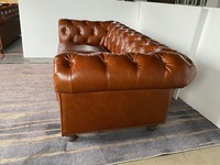 Canapé Chesterfield trois places carré en cuir véritable marron vintage, extensible, style moderne du milieu du siècle, style européen, dossier capitonné en bois