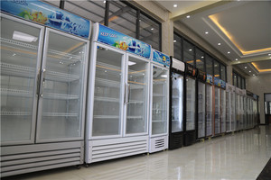 Étalage réfrigéré vertical à trois portes en acier inoxydable pour bières, idéal pour les magasins de proximité à prix abordable - Product Image 5