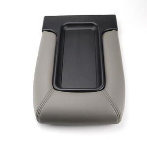 Cubierta para Reposabrazos Central Chevrolet 19127366, Compartimento de Almacenamiento de Cuero Gris Claro - Product Image 1