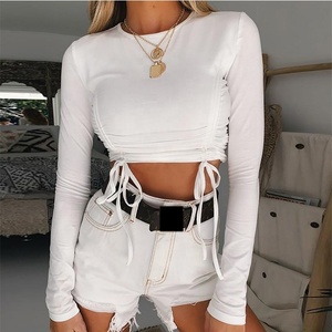 Top Corto Aderente Bianco alla Moda con Scollo a O e Schiena Scoperta, Camicie e Bluse da Donna - Product Image 2