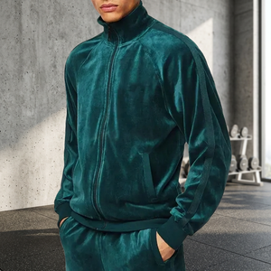 Survêtement personnalisé en velours vert 300 g/m² – Polaire technique de luxe pour l'hiver – Tenue décontractée - Product Image 4