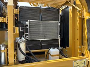 Excavatrice sur chenilles d'occasion fiable CAT320CL de 20 tonnes, excellent état, moteur diesel, pompe hydraulique, prix bas, vente flash - Product Image 3