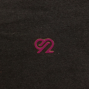 Étiquette de logo personnalisée en relief 3D découpée au laser, transfert thermique, étiquette à repasser sur les vêtements pour les t-shirts et les vêtements de sport - Product Image 5