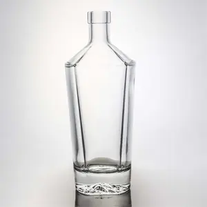 Botella de licor de vidrio de whisky de 500ml súper transparente vodka gin ron con tapón de corcho