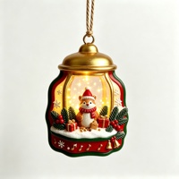 Pendentif en résine Écureuil près de la maison champignon, Ornement de Noël à suspendre à l'arbre, Lanterne champignon à pois rouges et blancs, Décoration de Noël avec baies