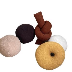 Cojines Redondos de Felpa Ultra Suaves Estilo Japonés, Técnica de Tejido Inteligente, Diseño Lindo - Product Image 1