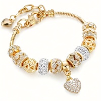 Nouveauté Bracelet en perles de verre rose pour femmes avec pendentif en cristal en forme de cœur Plaqué argent Bracelet de charme tendance