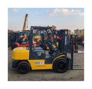 รถยก FD30 Komatsu มือสองสภาพดีและประสิทธิภาพสูงขายในลานเซี่ยงไฮ้ - Product Image 1