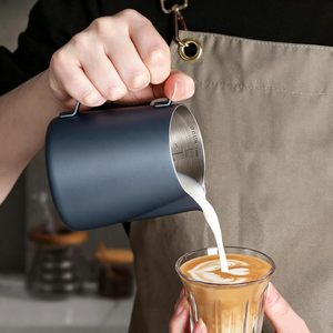 เหยือกนมสำหรับทำลาเต้อาร์ต ขนาด 450 มล. 700 มล. ปากแหลม พร้อมหูจับ ยี่ห้อ Barista Tool - Product Image 6
