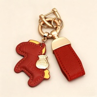 Porte-clés en cuir PU Cheval Porte-Bonheur avec Breloque Sac d'Argent Métallique, Mascotte de Prospérité Auspicieuse, Anneau de Clés de Voiture, Pendentif de Sac pour Femme, Cadeau