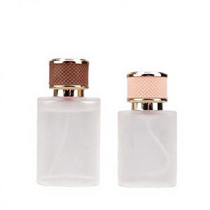 Flacon de parfum rectangulaire en verre givré avec bouchon à vis 30ml 50ml Logo personnalisé pour emballage cosmétique - Product Image 4