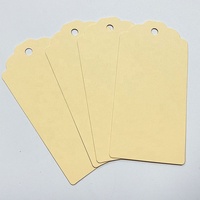 Étiquette suspendue en papier manila personnalisée renforcée avec œillets et ficelle métallique pour vêtements