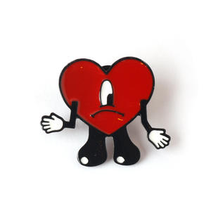 Collana all'ingrosso cattivo coniglio personalizzato collana cuore rosso Kpop portachiavi collana spilla per i fan dell'esercito - Product Image 3