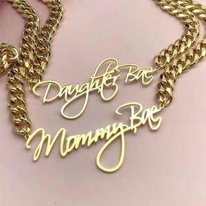 Collar de Acero Inoxidable con Múltiples Iniciales de Letras del Alfabeto, Chapado en Oro, Plata, Rosa, Eslabón Cubano, 8 mm - Product Image 2