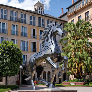 Escultura de Caballo Abstracta de Metal para Jardín Exterior, Personalizable en Color y Tamaño, Estilo Americano de Alta Calidad - Product Image 4