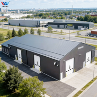 Entrepôt en acier préfabriqué professionnel personnalisé pour parcs technologiques, avec toit renforcé et esthétique moderne