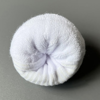 Vente en gros de chaussettes de sport en coton pour hommes Chaussettes de basket longues antidérapantes et amortissantes pour l'automne Logo personnalisé Techniques tricotées