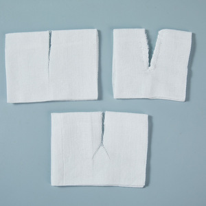 Compressa de Gasa Esterilizada Médica en Forma de V para Cuidado de Traqueostomía, Uso Único 89256 - Product Image 3