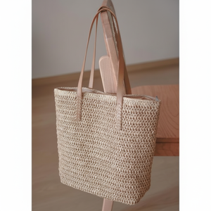 Sac fourre-tout en paille tissé bohème chic, sac à bandoulière grande capacité fait à la main, fermeture éclair sécurisée, parfait pour la plage, le travail - Product Image 1