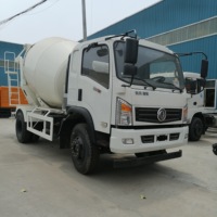 Camion malaxeur à béton de 6 m3 à gouvernail droit
