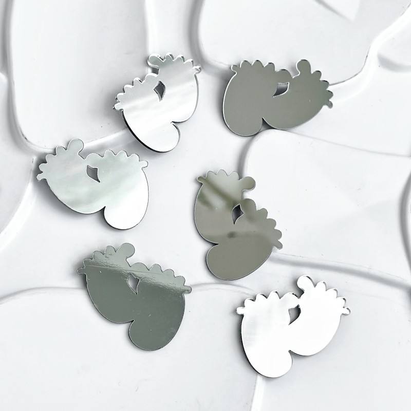 6 silver feet (4.5CM wide)